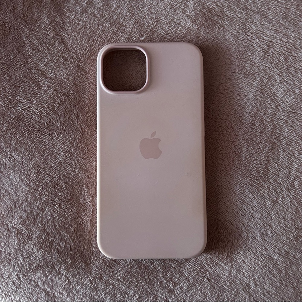 Apple Light Pink Silicone Case for iPhone 15/14/13